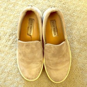 Cute Steve Madden slip on’s